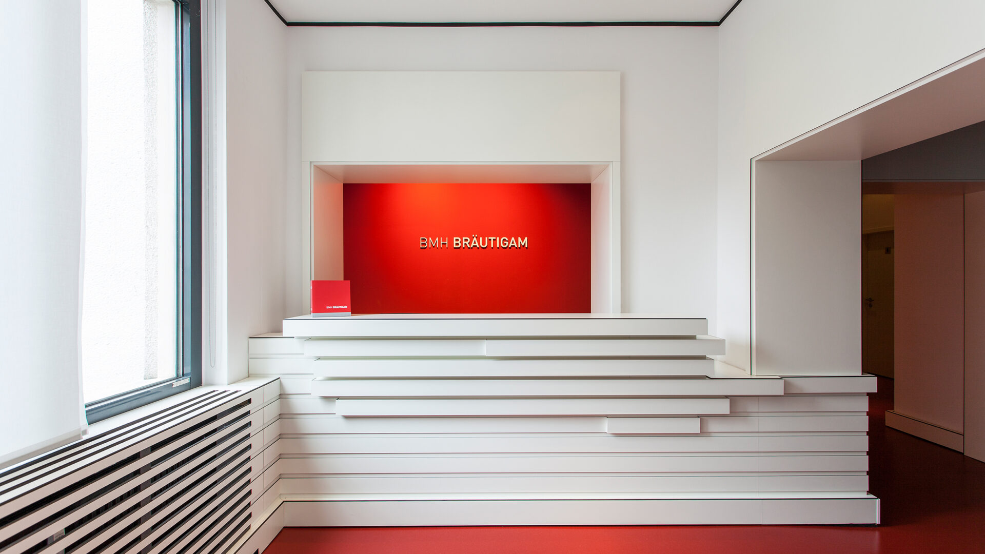 IONDESIGN Berlin interior design Anwaltskanzlei braeutigam empfang 1